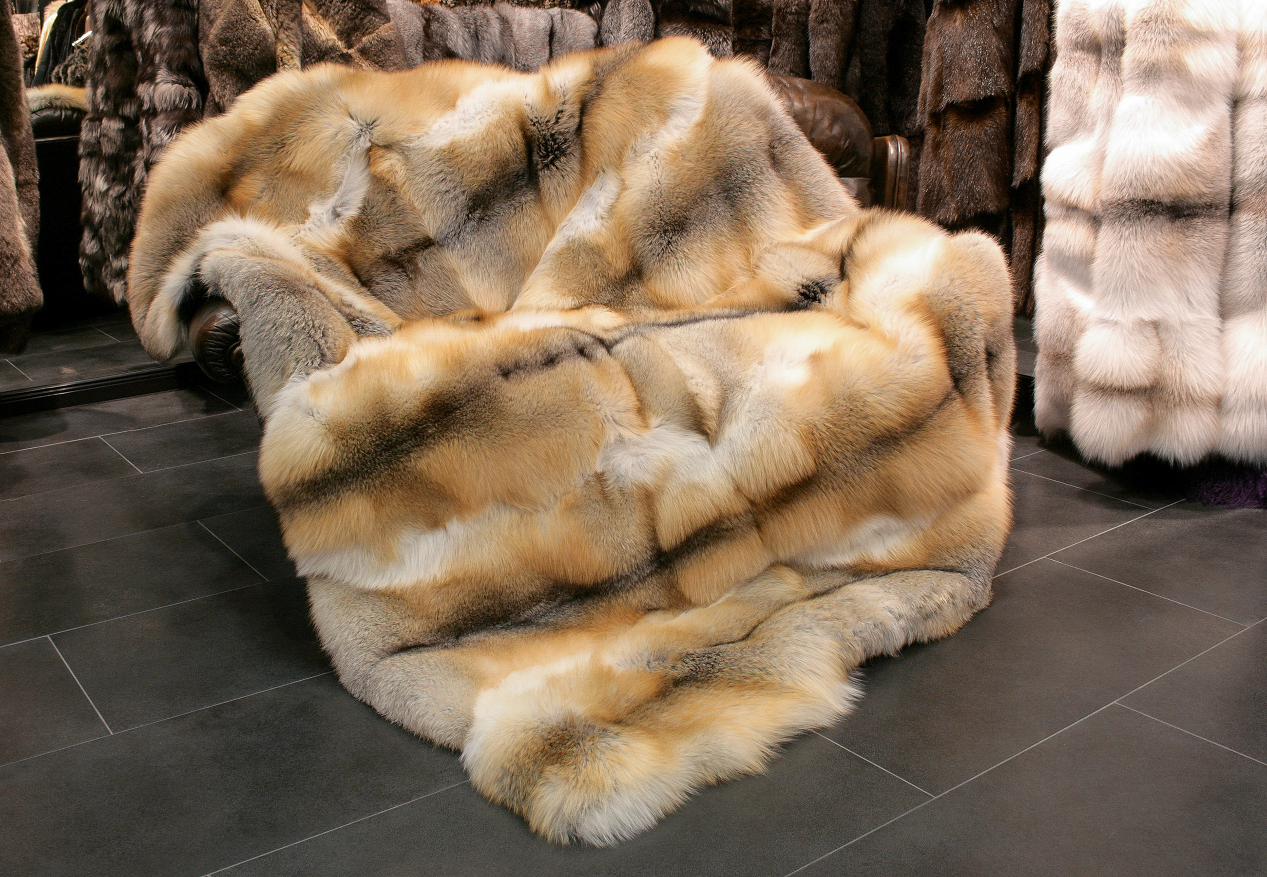 Golden island fox fur blanket - SAGA quality
