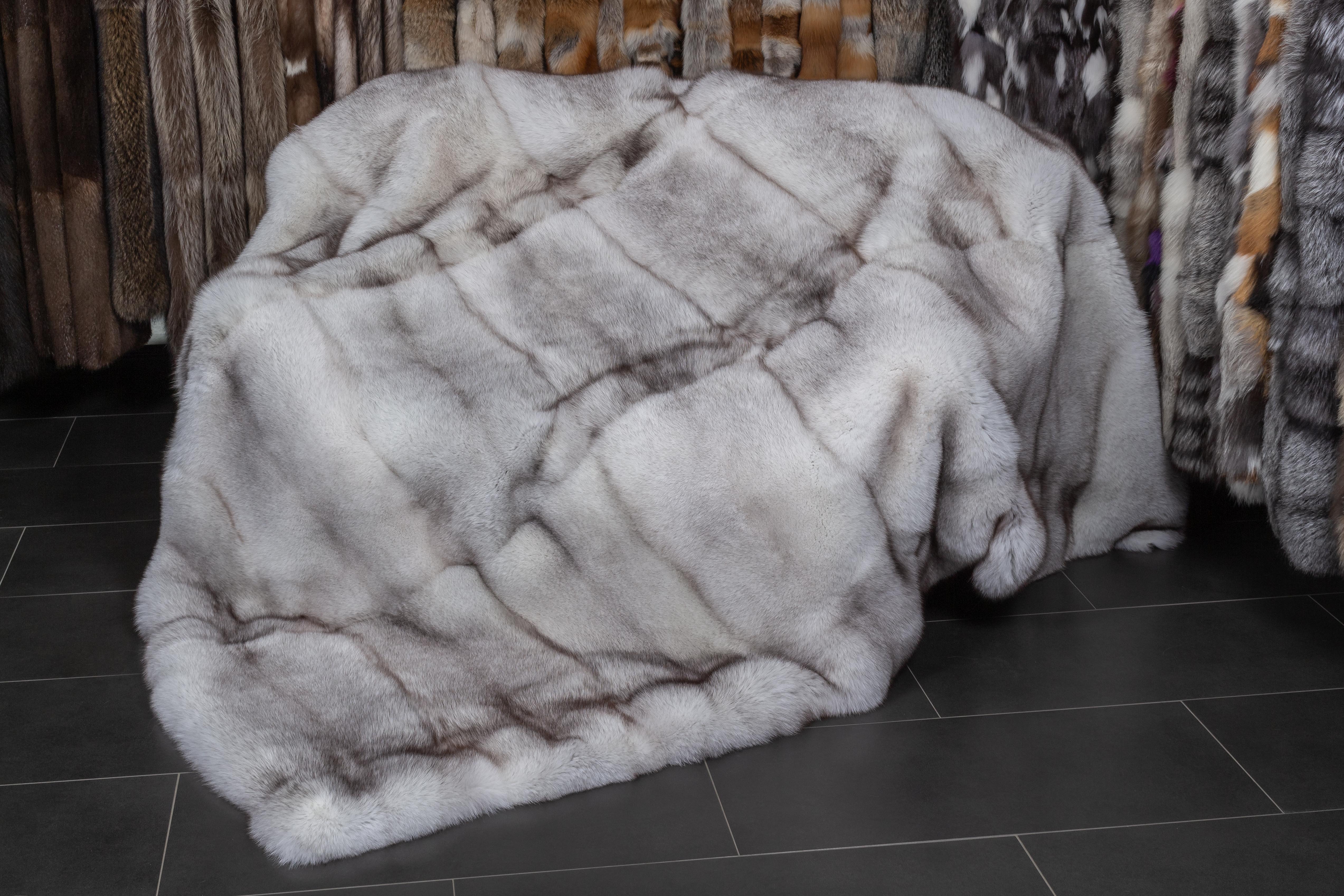 SAGA Blue Fox Fur Blanket - Natural